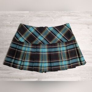 Black, Turquoise, Red and Yellow Pleated Kilt Size 9
